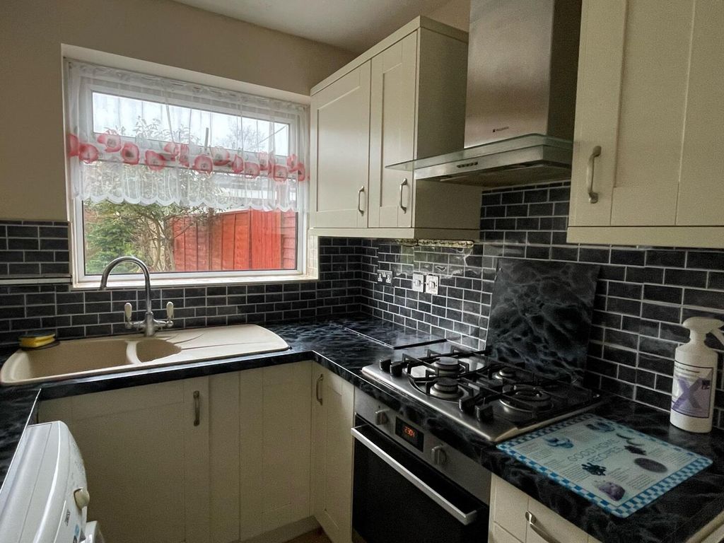 Property photo 2 of 19 Kitchen