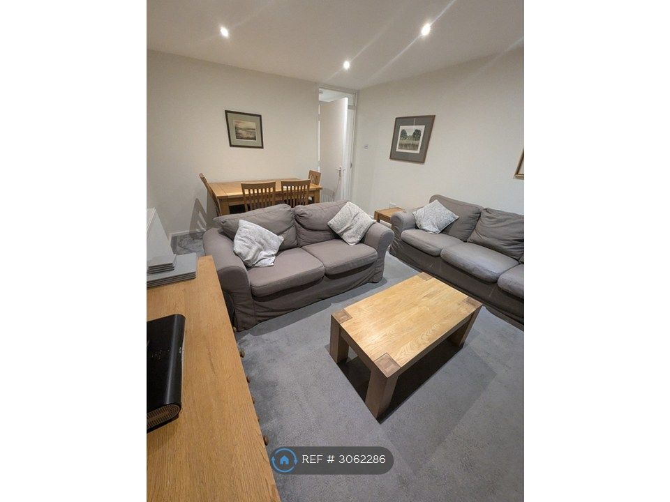 Property photo 1 of 22 Sitting Room 1