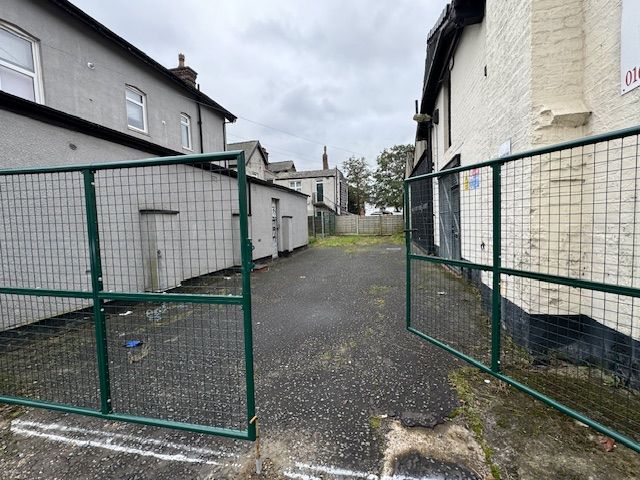 Property photo 2 of 13
