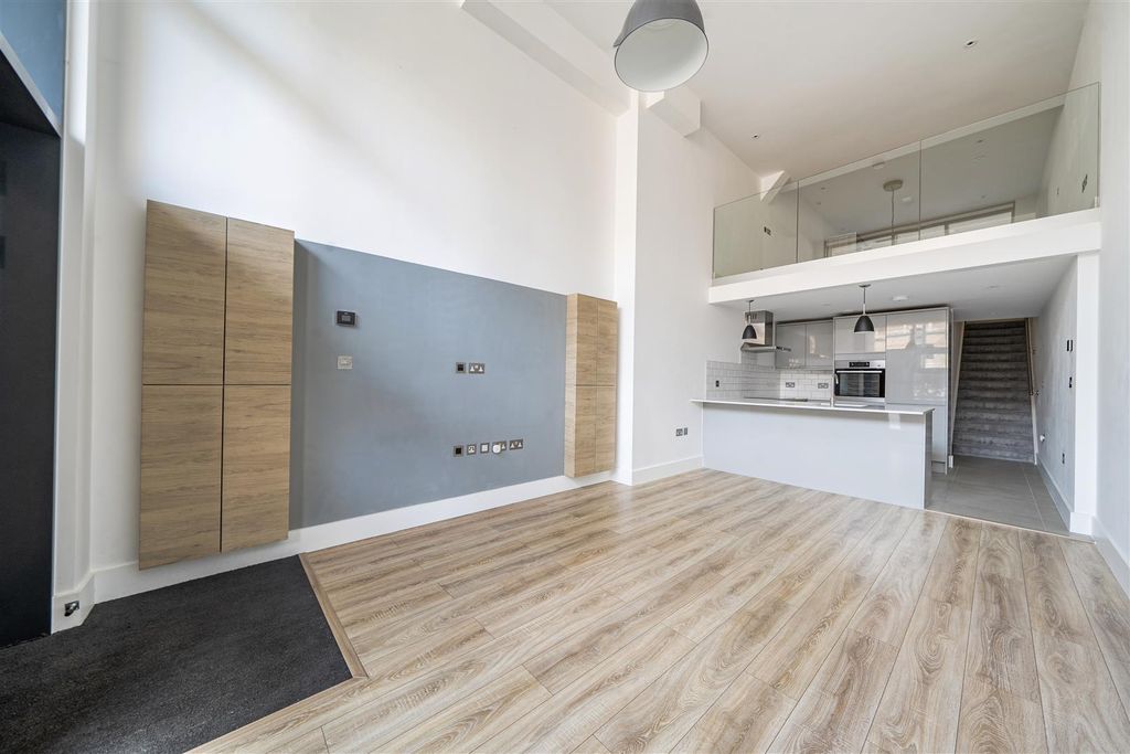 Property photo 3 of 14 1423731-13-69E23434Ad841.Jpg