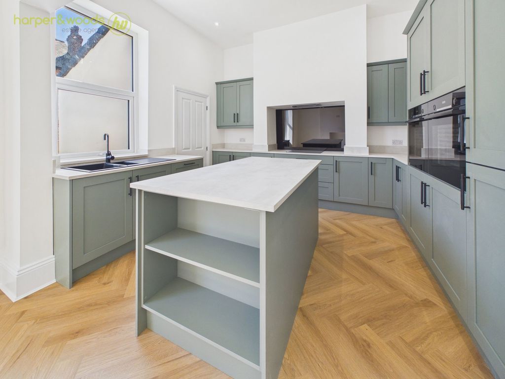 Property photo 2 of 49