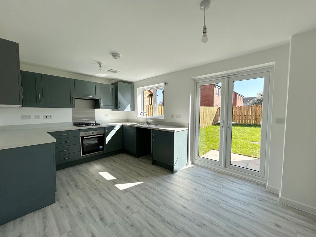 Property photo 2 of 12 Picture No. 10