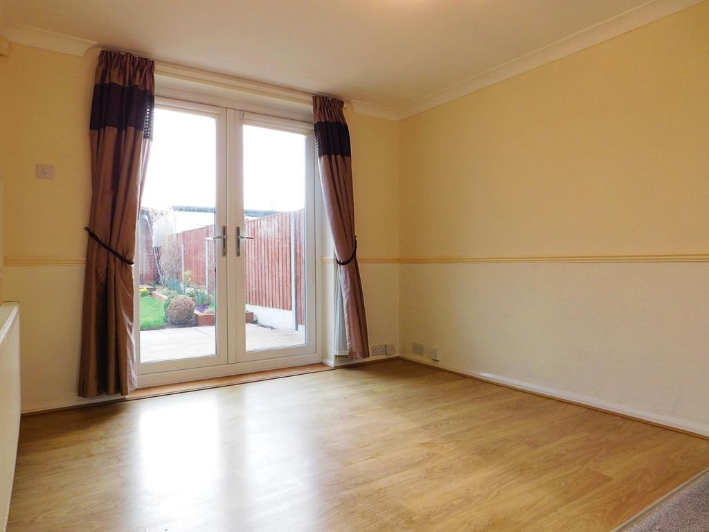 Property photo 3 of 18 Dining Room