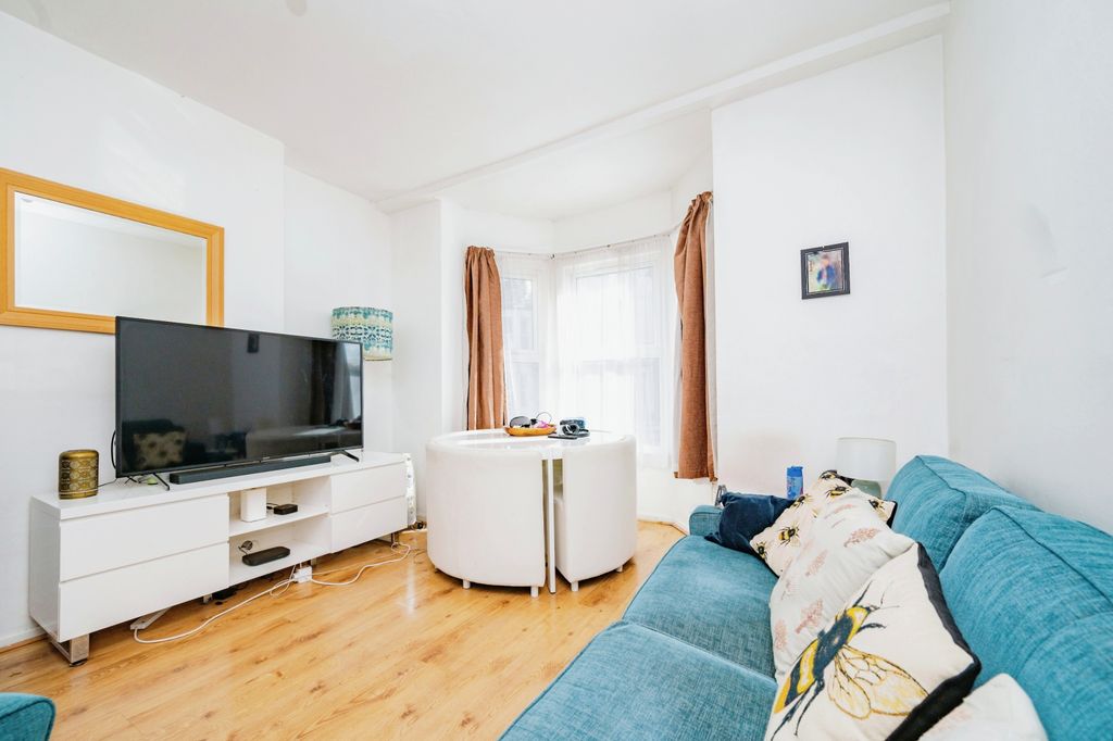Property photo 2 of 11 Photography