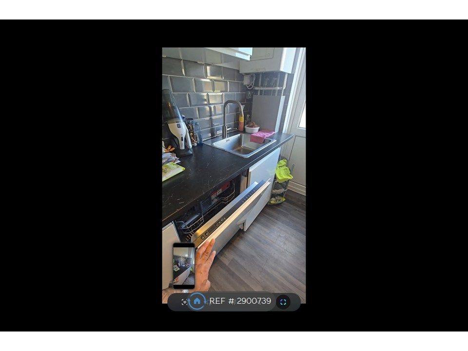 Property photo 2 of 33