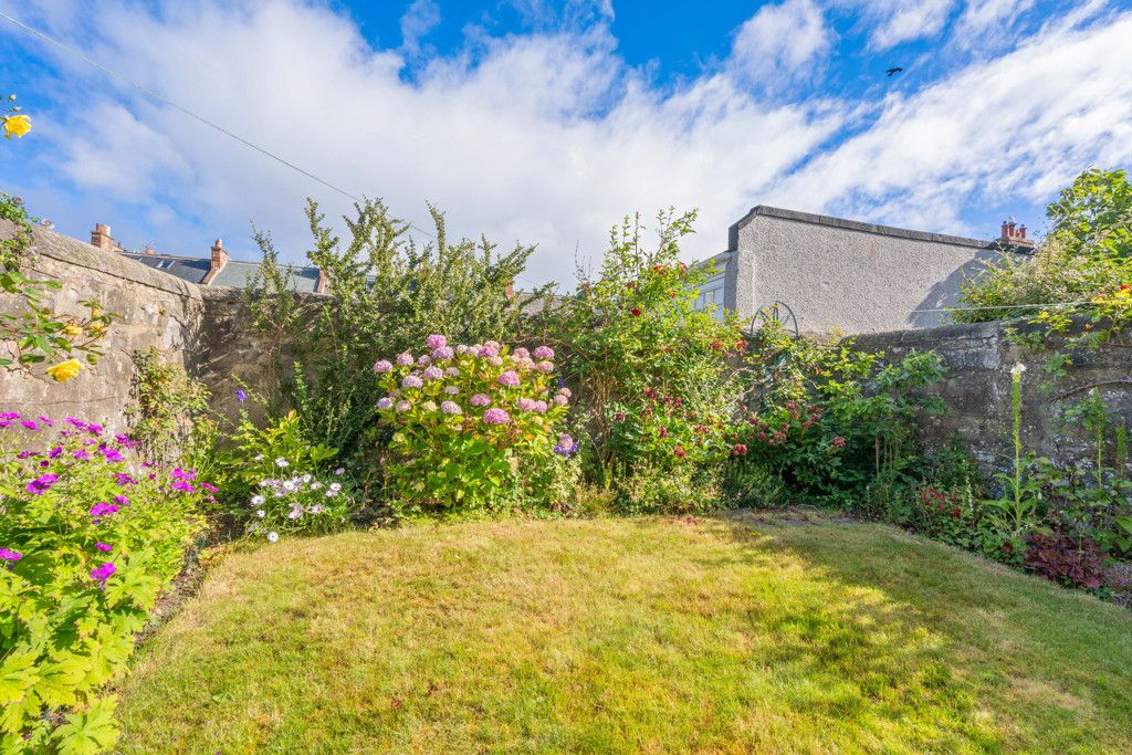 Property photo 2 of 42