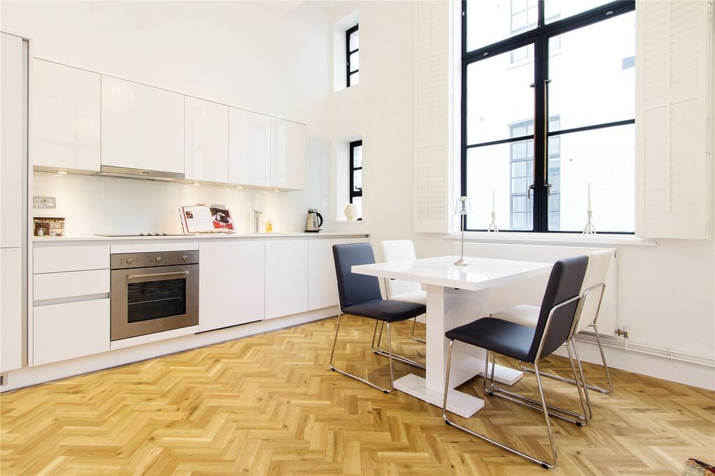 Property photo 2 of 19 Reception/Kitchen
