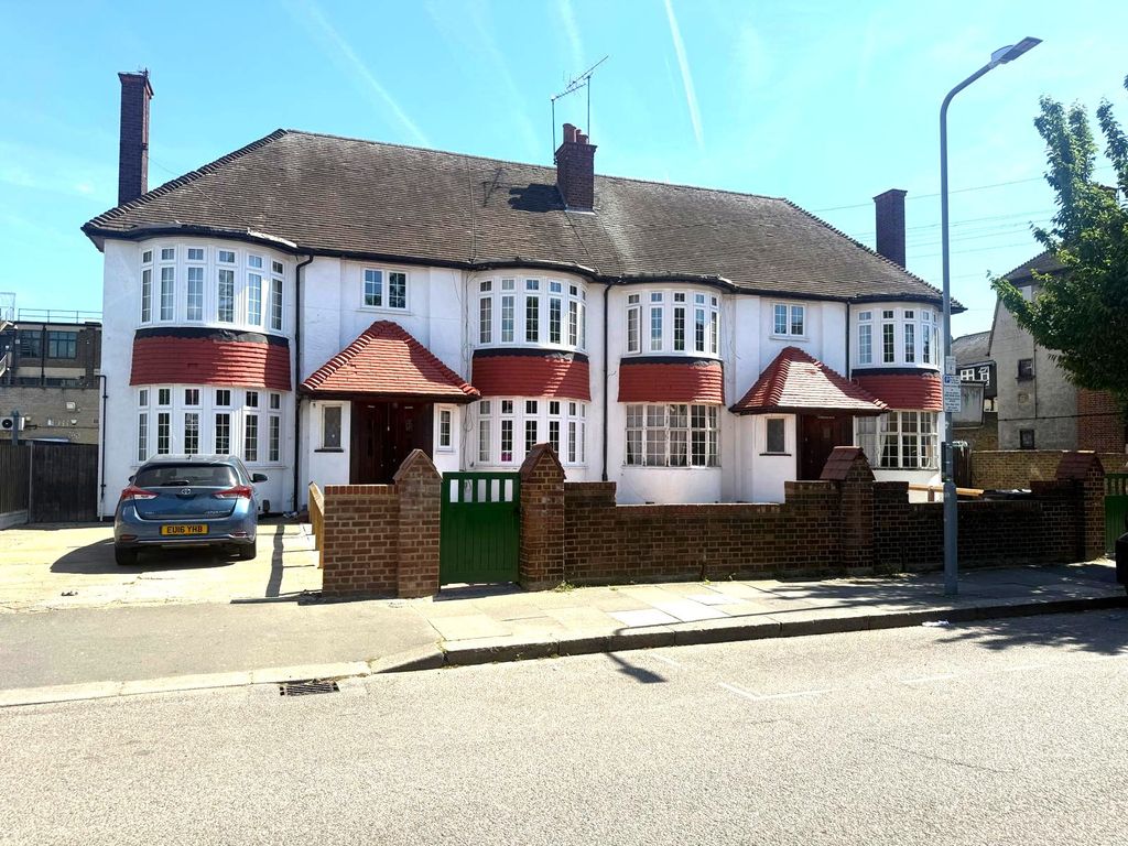 Property photo 1 of 9