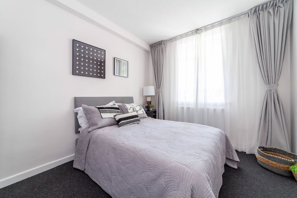 Property photo 2 of 6 Bedroom 2