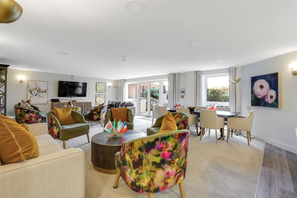 Additional image 13 of 2 bed flat for saleOutwood Lane, Chipstead, Coulsdon CR5