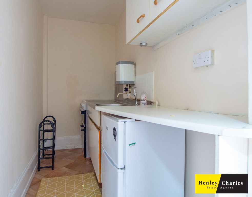 Property photo 3 of 4 Kitchen