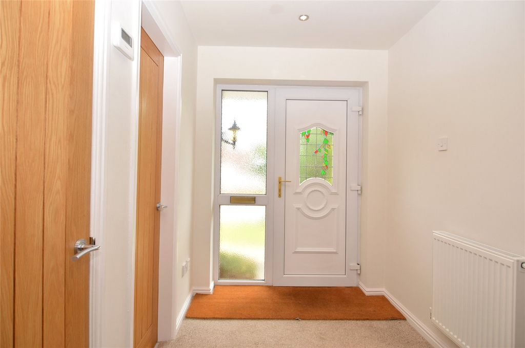 Property photo 2 of 13 Picture No. 12