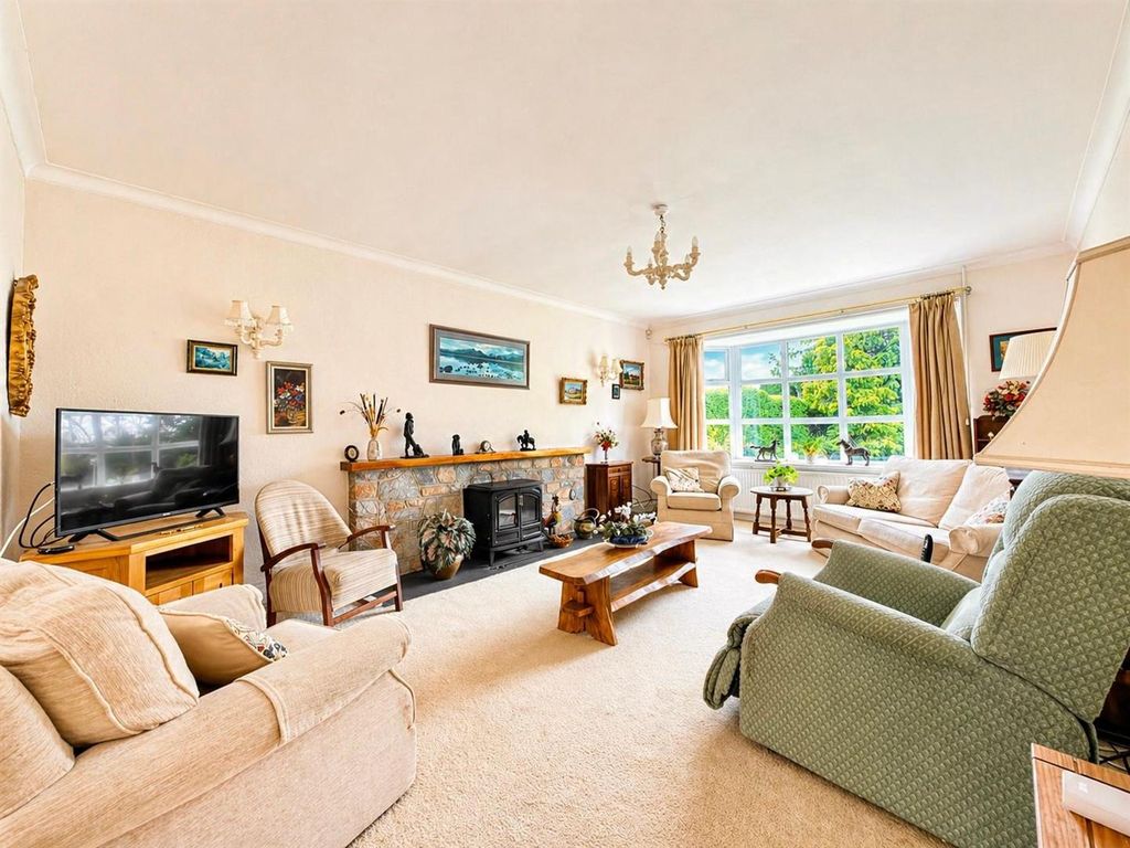 Property photo 3 of 38