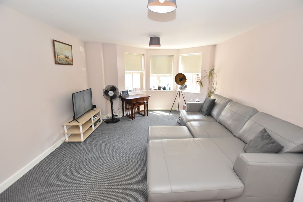 Property photo 3 of 11
