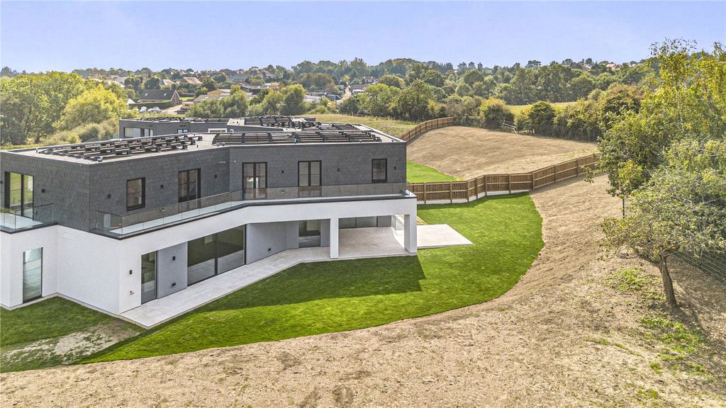 Additional image 40 of 6 bed detached house to rentRosebury Close, Goffs Oak, Waltham Cross, Hertfordshire EN7