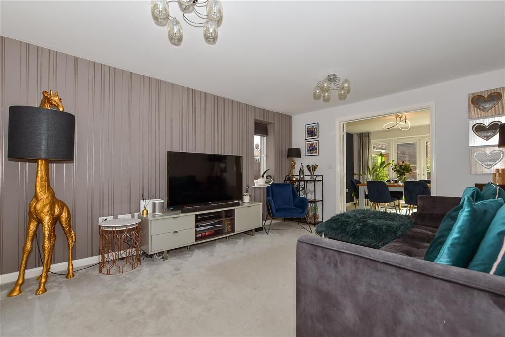 Property photo 1 of 14 Lounge
