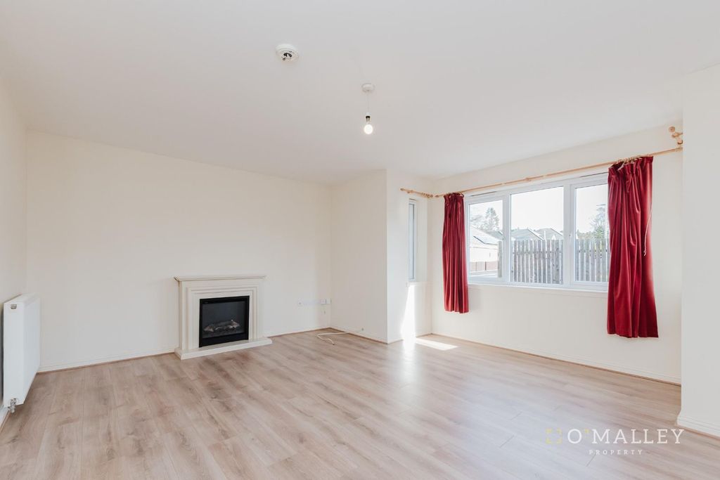 Property photo 2 of 8 Living Room