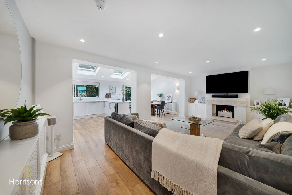 Property photo 2 of 40 5424301