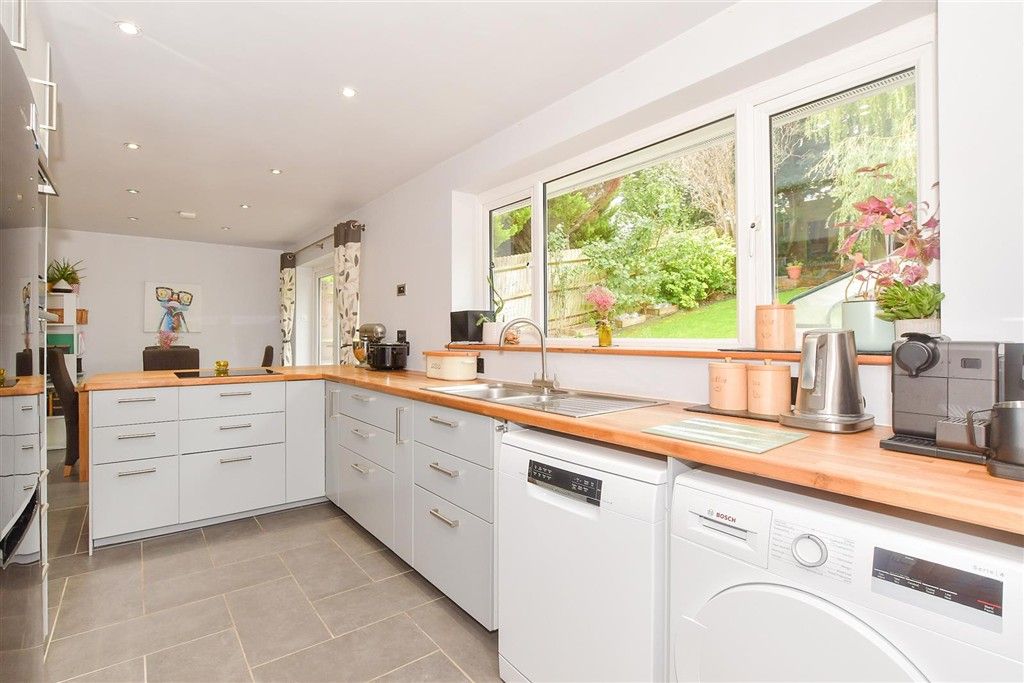 Property photo 3 of 13 Kitchen