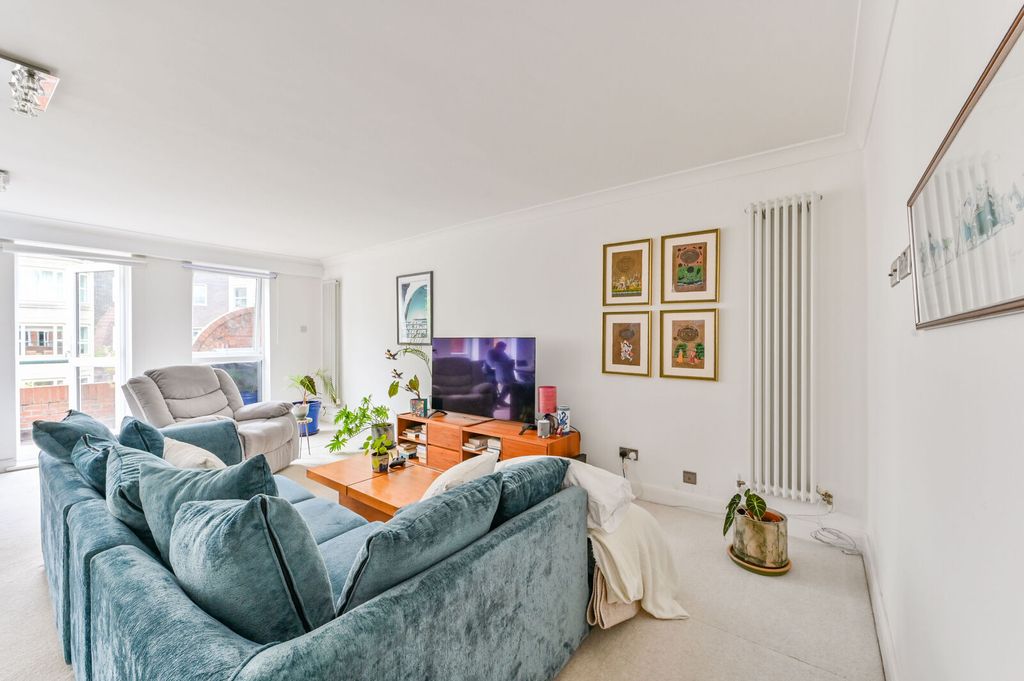 Property photo 2 of 12
