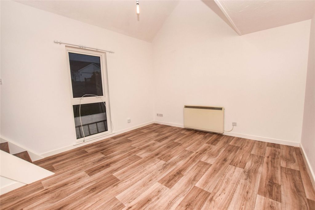Property photo 3 of 8 Picture No. 07