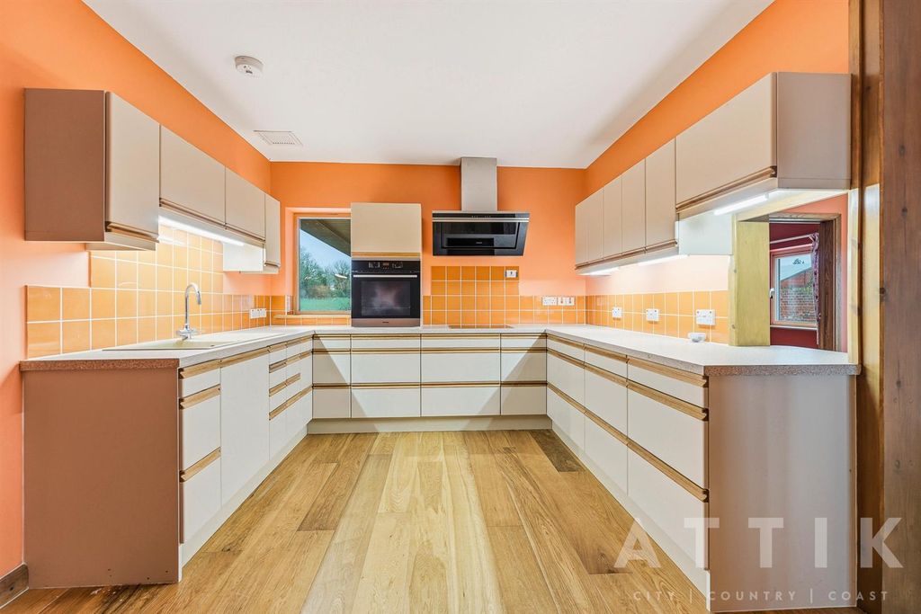 Property photo 3 of 51 Ar707729.Jpg