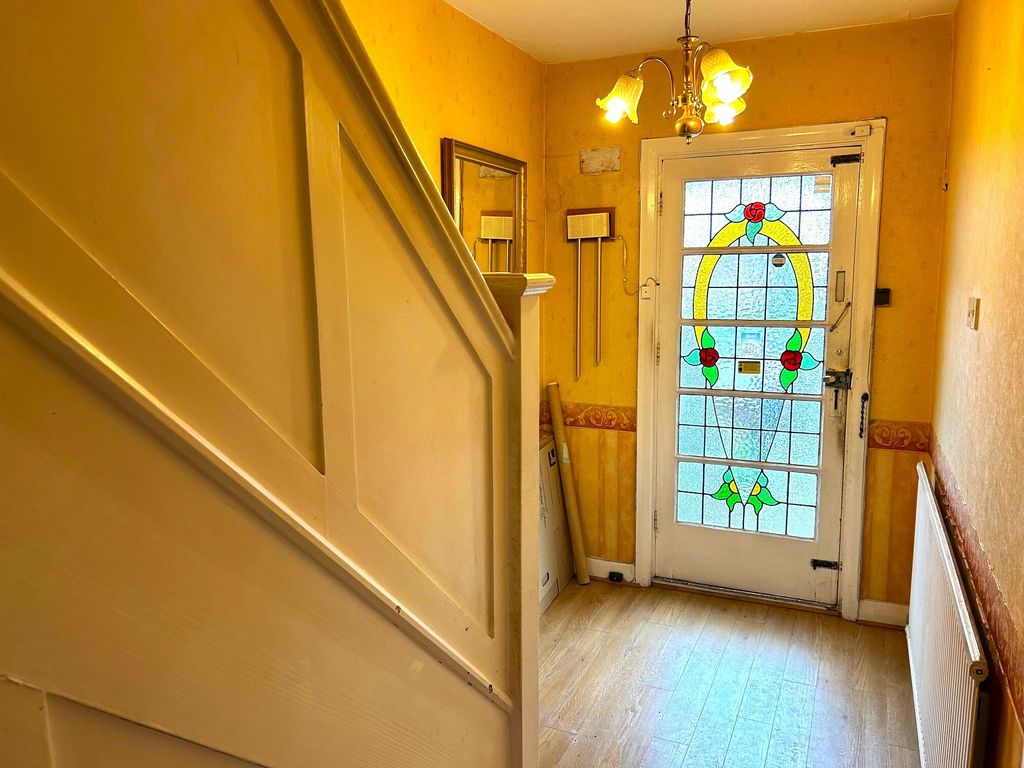 Property photo 2 of 20