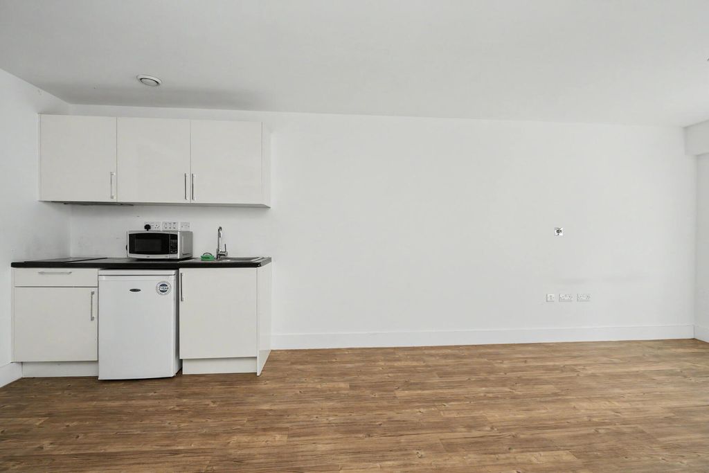 Property photo 3 of 5 Cardinal Court - Kitchen Overview