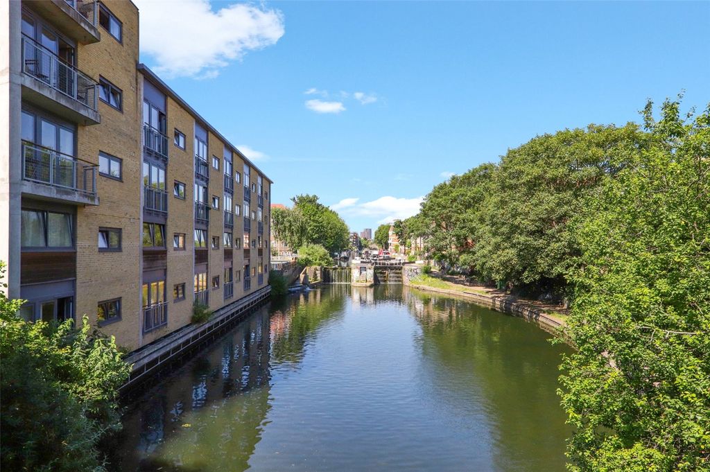 Property photo 2 of 11 Picture No. 18