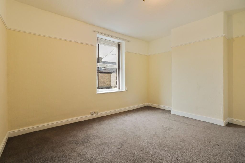 Property photo 2 of 21 Bedroom 1