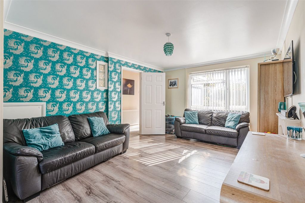 Property photo 3 of 19 Picture No. 29