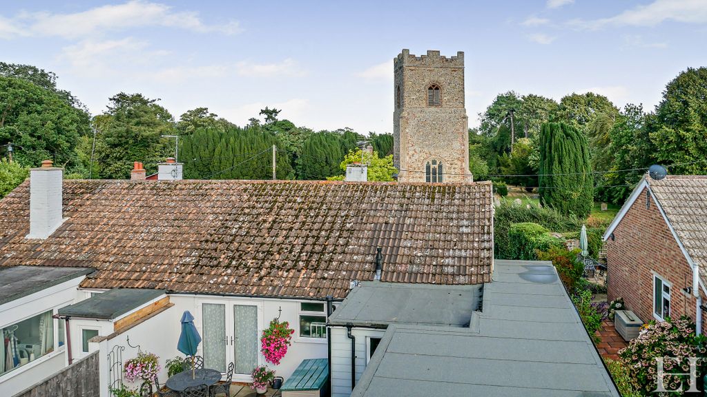 Property photo 2 of 26 8662699-Exteriorwm10-800