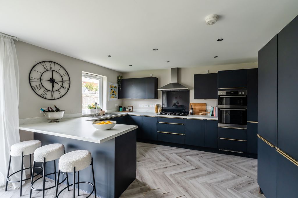 Property photo 3 of 34 Property Image 3