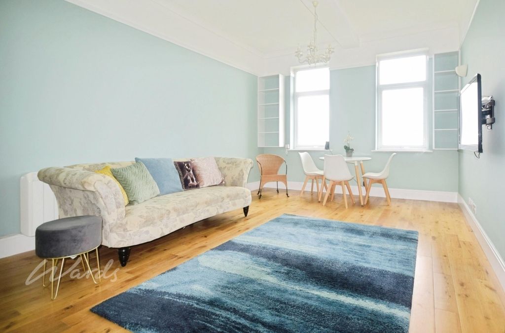 Property photo 1 of 8 Goodwin J Lounge ...