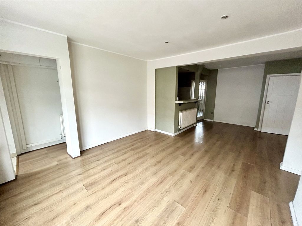 Property photo 3 of 17 Picture No. 02