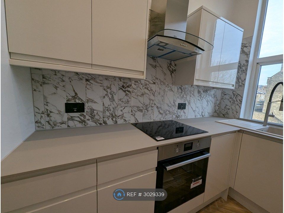 Property photo 1 of 31