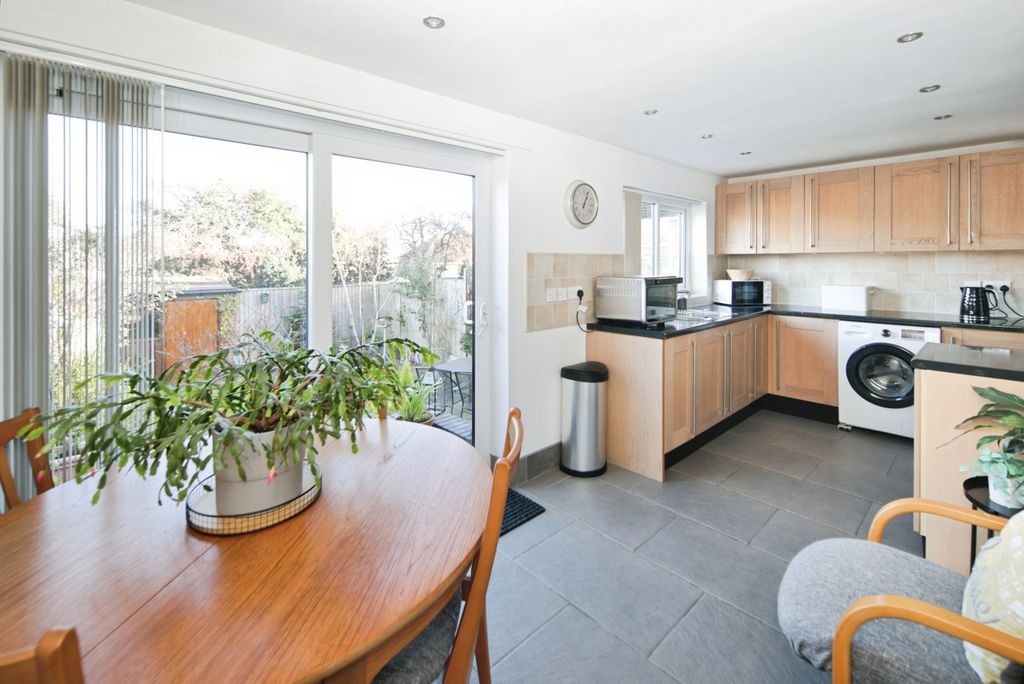 Property photo 3 of 16 Pbox-Img.Jpg