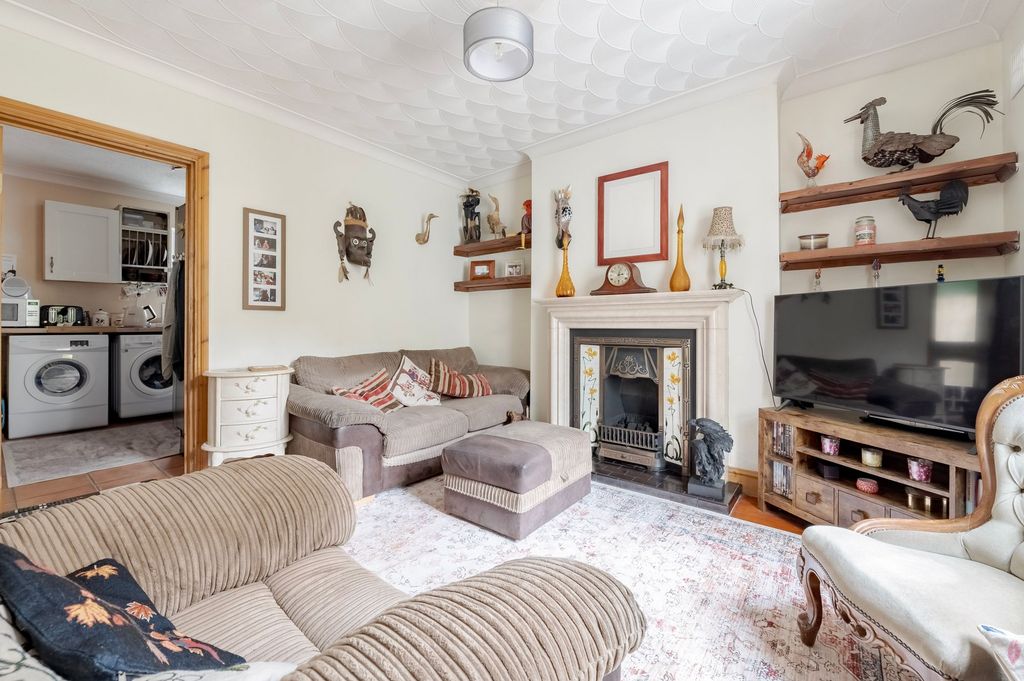 Property photo 2 of 16