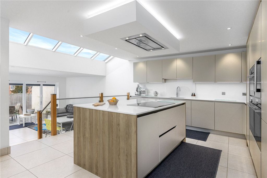 Property photo 2 of 15 Kitchen