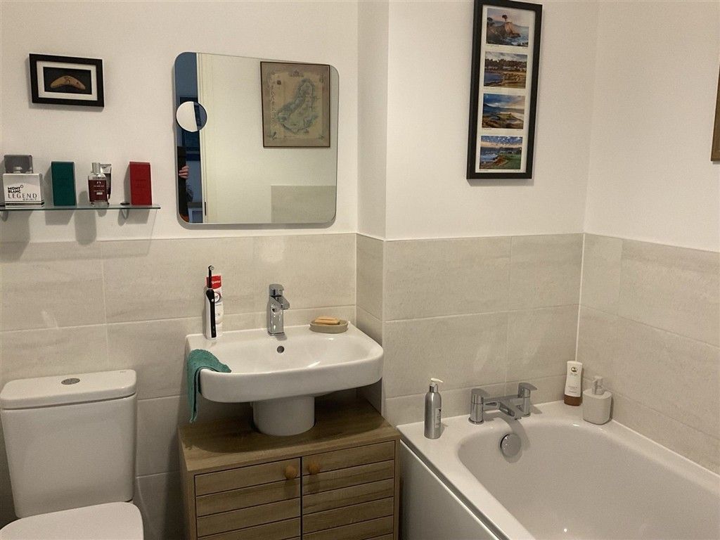 Property photo 2 of 2 Bathroom
