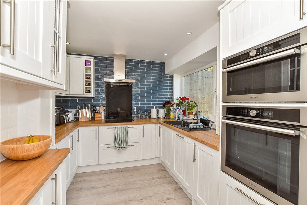 Property photo 3 of 13 Kitchen/Breakfast Room