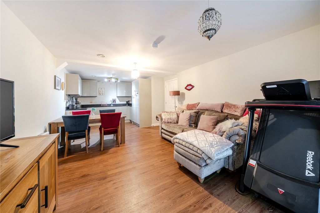 Property photo 3 of 20 Picture No. 17