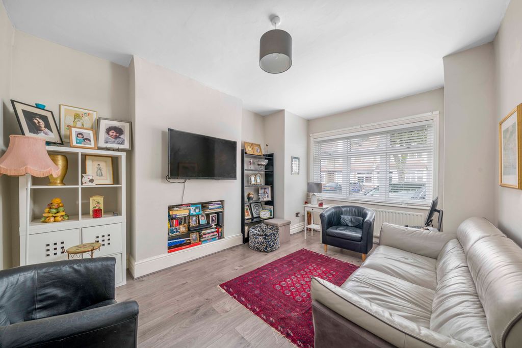 Property photo 2 of 17