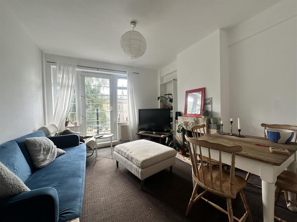 Property photo 2 of 16 1E63Roe9.Png