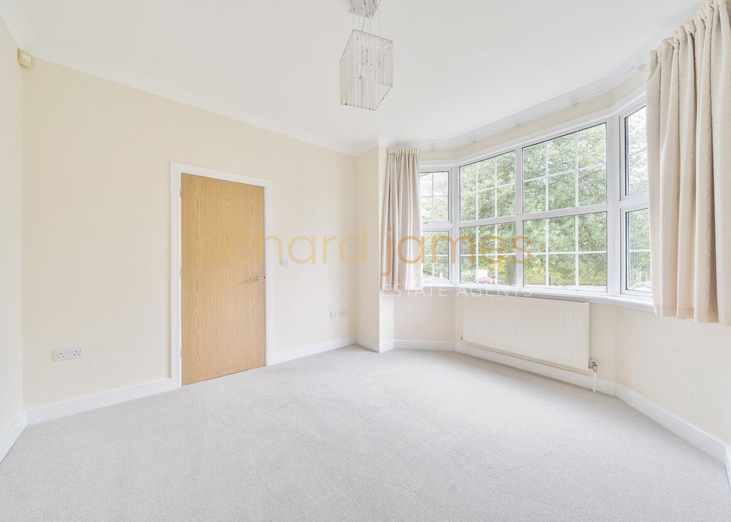 Property photo 3 of 14 E2Aff873-5c80-4E3B-Aa1d-08F25d354387.Jpg