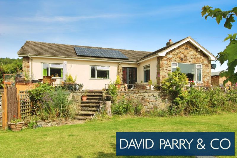 Property photo 1 of 15 Spacious Detached Bungalow