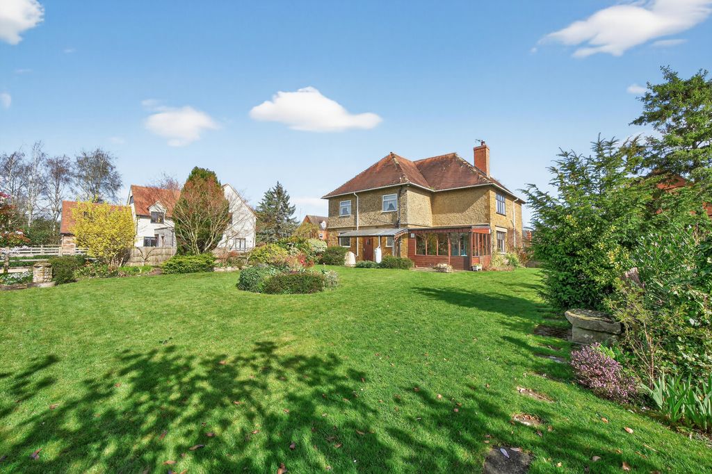 Property photo 2 of 20