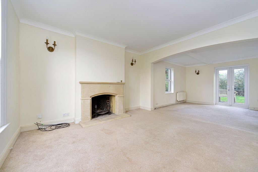 Property photo 3 of 14 Photo 6