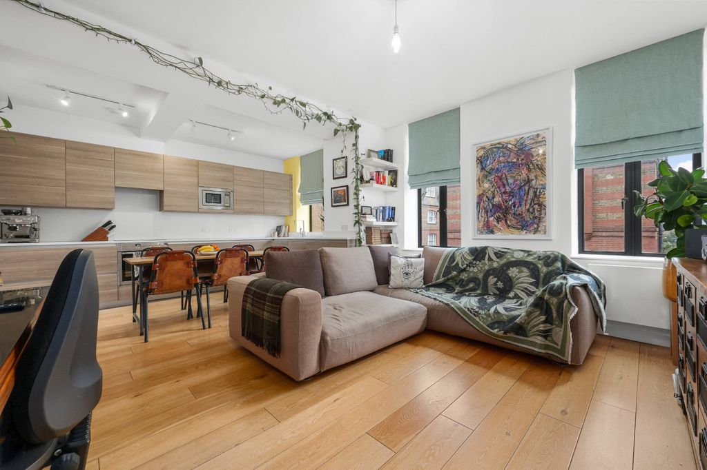 Property photo 1 of 20 Picture No. 12