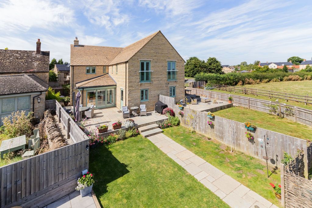 Property photo 1 of 17 Rear Elevation